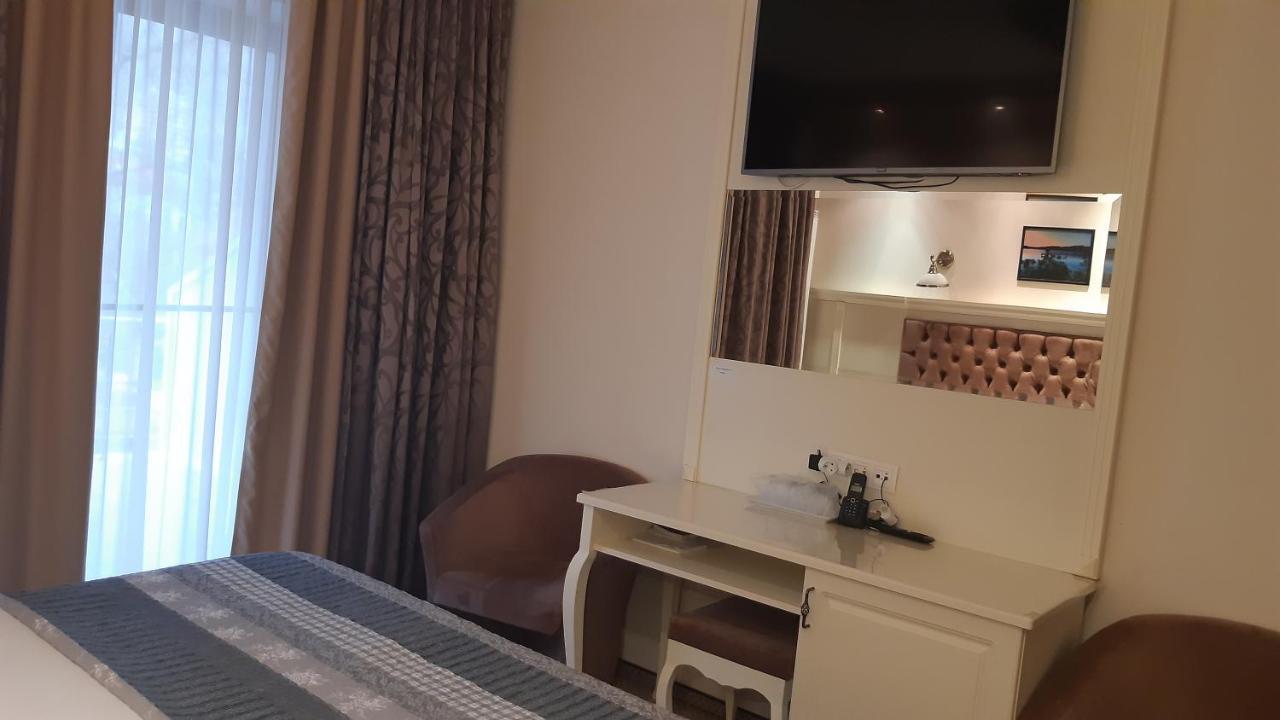 Hotel Holiday Maria Baile Herculane Ngoại thất bức ảnh
