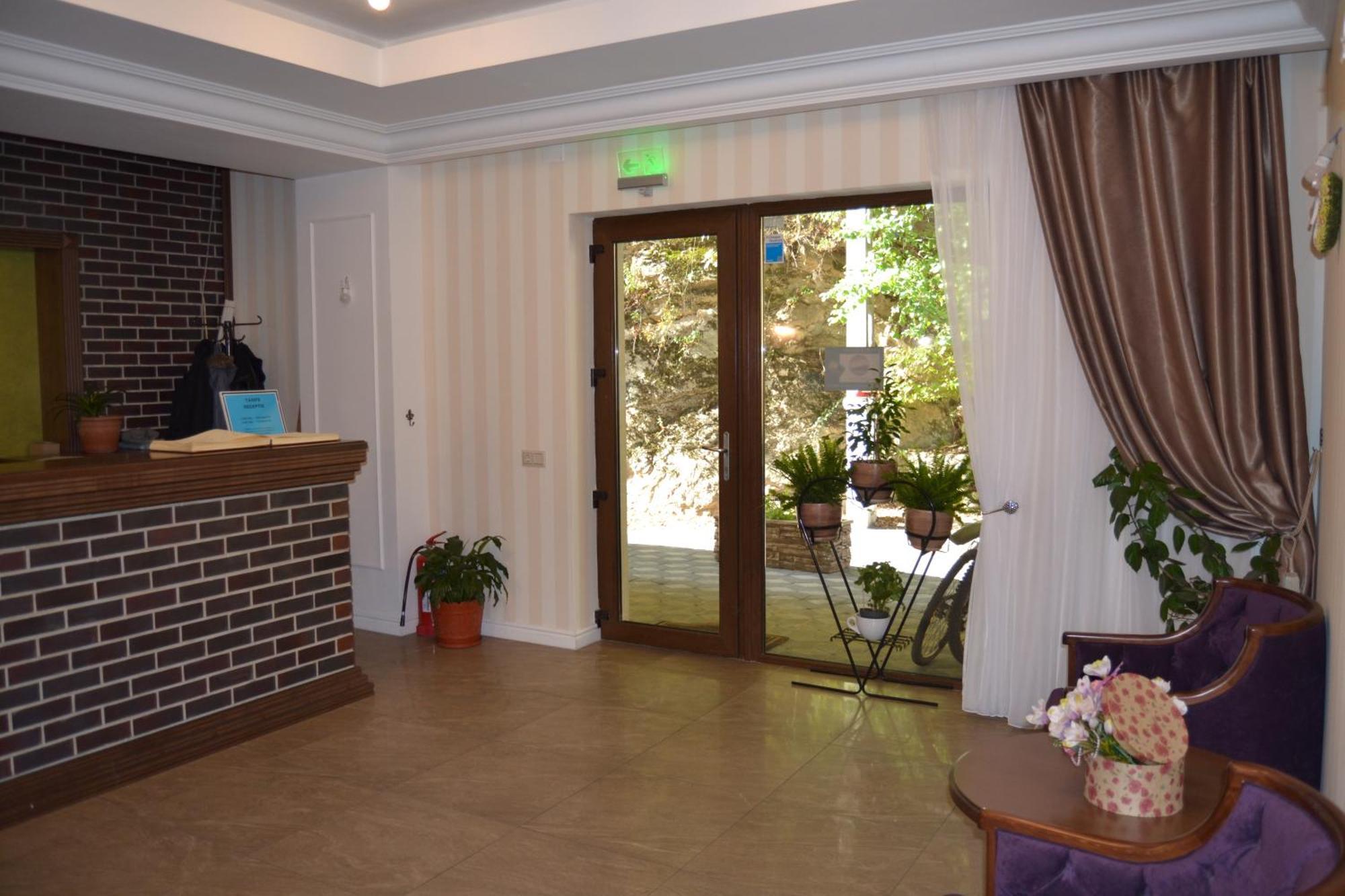 Hotel Holiday Maria Baile Herculane Ngoại thất bức ảnh
