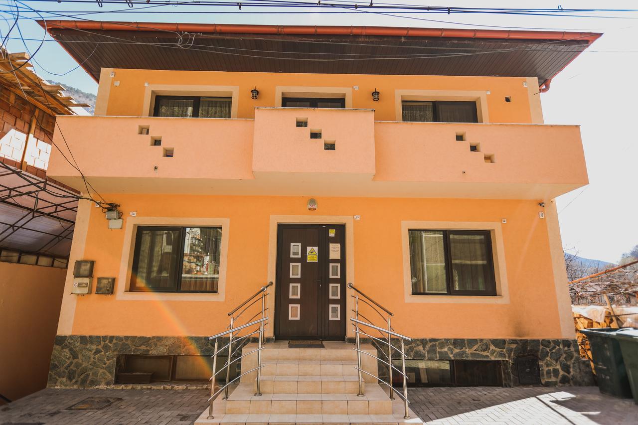 Hotel Holiday Maria Baile Herculane Ngoại thất bức ảnh