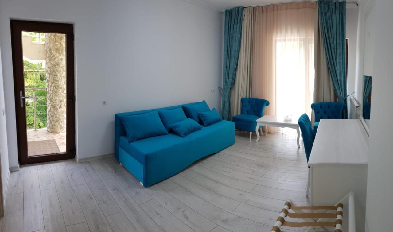 Hotel Holiday Maria Baile Herculane Ngoại thất bức ảnh
